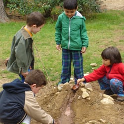 Elements Montessori School - Exploring the outdoors