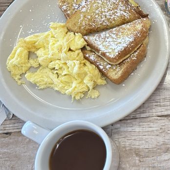 Crosswinds Restaurant - Payson Airport - French toast combo - American Near Me - Payson, Arizona