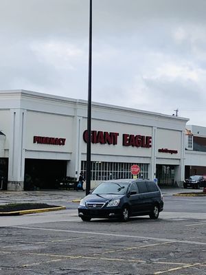 Giant eagle pharmacy in Fairlawn, OH 