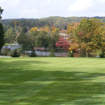 Flying Hills Golf Course - 17th hole with nice view of the lake. - Golf Near Me - Reading, Pennsylvania Flying Hills Golf Course - 17th hole with nice view of the lake. - Golf Near Me - Reading, Pennsylvania