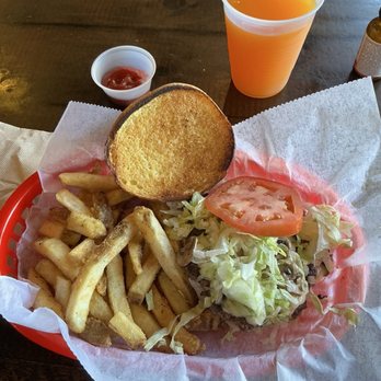 Beth's Burger Bar - Blue cheese burger - Burgers Near Me - Orlando, Florida