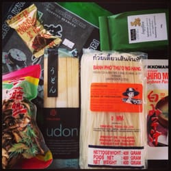 East Trading Wang - Sjögräs, torkad shiitake-svamp, udon-nudlar, pho, miso-soppa, ingefärs-te och fortune cookies från East Trading