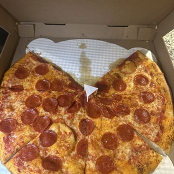 D'Angelo's - Pepperoni pizza - Pizza Near Me - Palm Beach Gardens, Florida