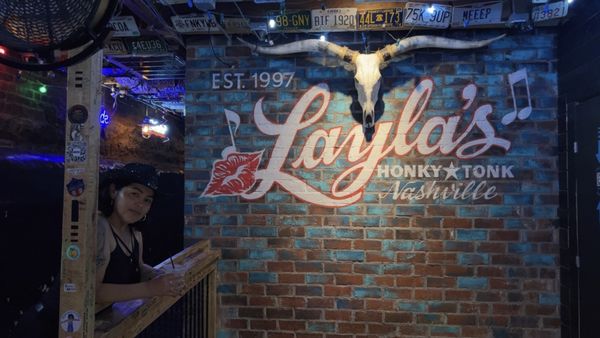 Layla's Honky Tonk by null