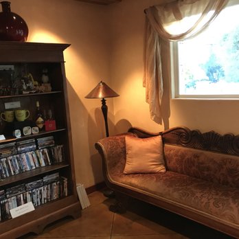 Emerald Iguana Inn - Hotels Near Me - Ojai, California