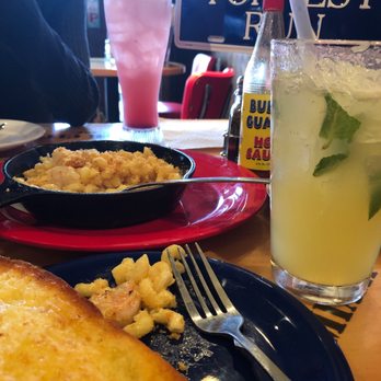 Bubba Gump Shrimp - Mmmm, very light shrimp mac n' cheese, colorful lemonade and yummy mango mojito! - Seafood Near Me - Monterey, California