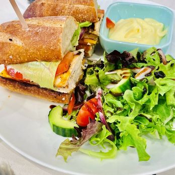 Central Cafe - Chicken sandwich - Coffee & Tea Near Me - Highland Park, Illinois Central Cafe - Chicken sandwich - Coffee & Tea Near Me - Highland Park, Illinois