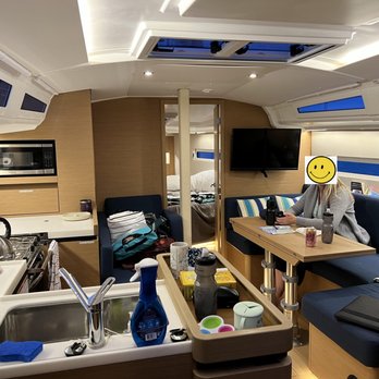 Club Nautique - Interior of a 1-year old, Jeanneau Sun Odyssey 410 in 2022. - Boating Near Me - Sausalito, California Club Nautique - Interior of a 1-year old, Jeanneau Sun Odyssey 410 in 2022. - Boating Near Me - Sausalito, California