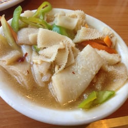Ocean Palace - Nao bai yip (tripe) with carrot and green pepper in beef broth