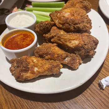 Outback Steakhouse - Kookaburra wings w/ the hot sauce on the side & blue cheese. - Steakhouses Near Me - Woodbridge, Virginia Outback Steakhouse - Kookaburra wings w/ the hot sauce on the side & blue cheese. - Steakhouses Near Me - Woodbridge, Virginia