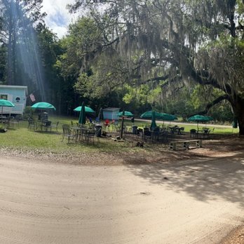 Island Shack cafe - Outdoor dining - Cafes Near Me - Daufuskie Island, South Carolina