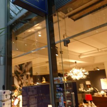 Arkade - Augarten Edel Porzellan aus Wien. - Shopping Centers Near Me - Linz, 4