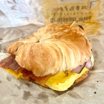 Burger King - Bacon & Egg Croissan'wich - Burgers Near Me - Arlington, Virginia