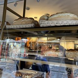 Valérie & Raphaël Brier - Bread in the window.