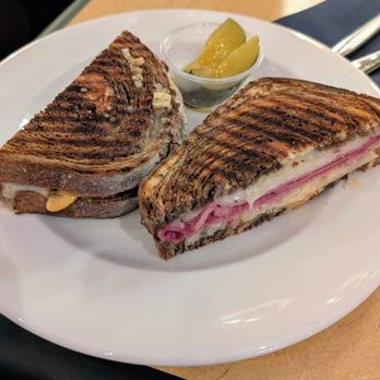 750 Restaurant & Bar - Reuben Panini - New American Near Me - San Francisco, California 750 Restaurant & Bar - Reuben Panini - New American Near Me - San Francisco, California