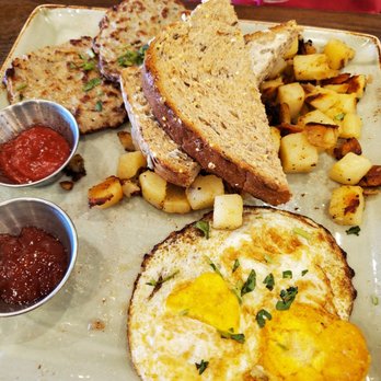 First Watch - Traditional breakfast with chicken sausage - American Near Me - Chantilly, Virginia