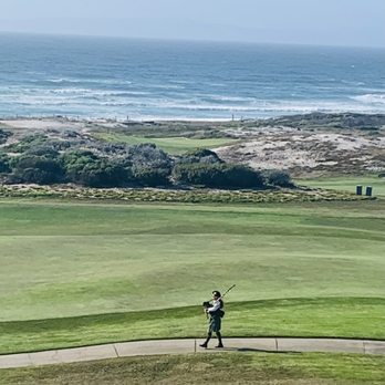 The Inn at Spanish Bay - Bagpiper playing as they passed our room - Hotels Near Me - Pebble Beach, California The Inn at Spanish Bay - Bagpiper playing as they passed our room - Hotels Near Me - Pebble Beach, California