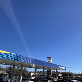 Stripes Convenience Store - Beautiful busy day at Stripes! - Convenience Stores Near Me - Ozona, Texas Stripes Convenience Store - Beautiful busy day at Stripes! - Convenience Stores Near Me - Ozona, Texas