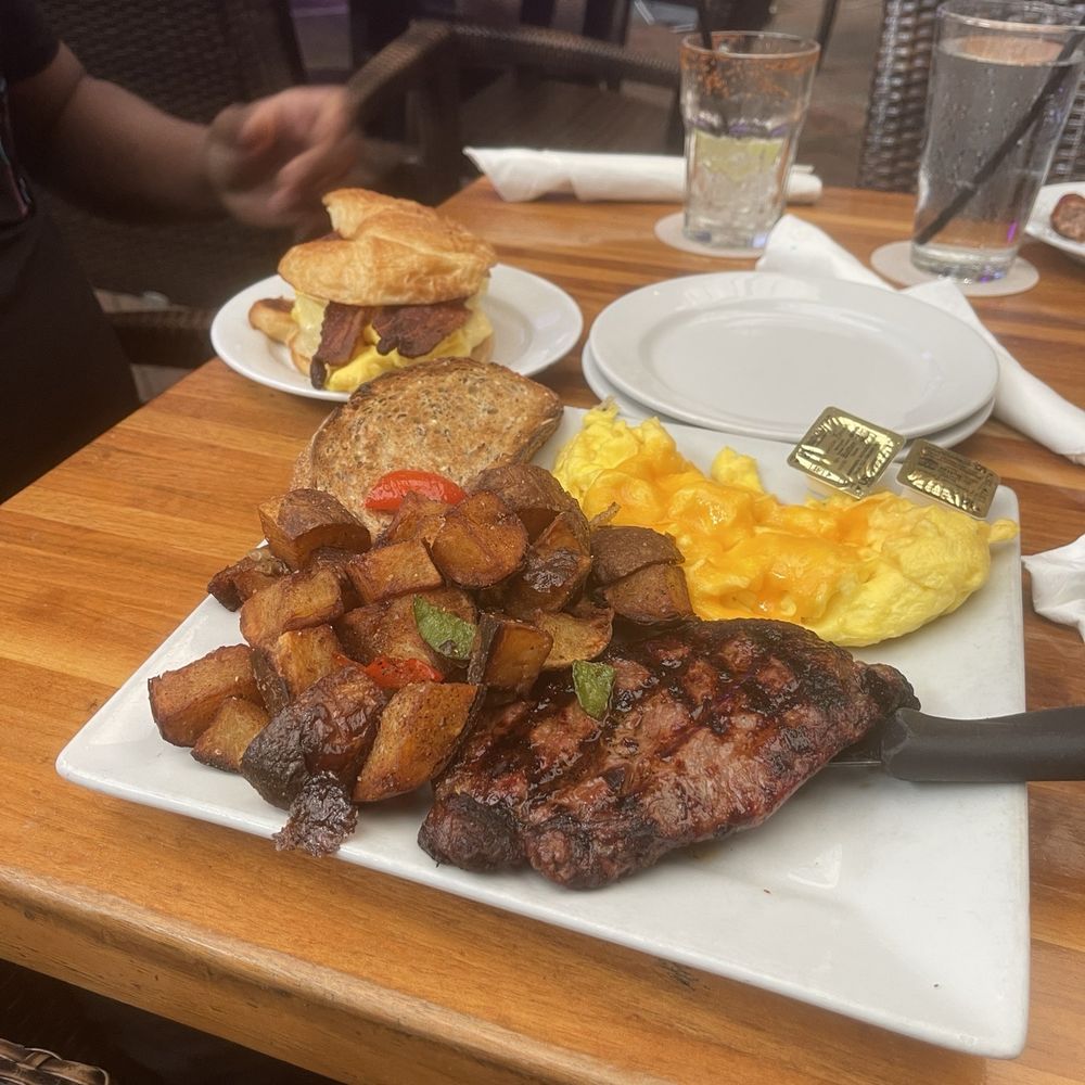 Berries in the Grove - Steak and Eggs - New American Near Me - Miami, Florida Berries in the Grove - Steak and Eggs - New American Near Me - Miami, Florida