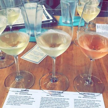 Screwtop Wine Bar - White/rose wine flight - Wine Bars Near Me - Arlington, Virginia