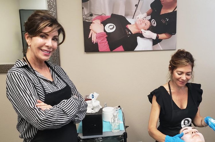 Fullerton Facials Logo