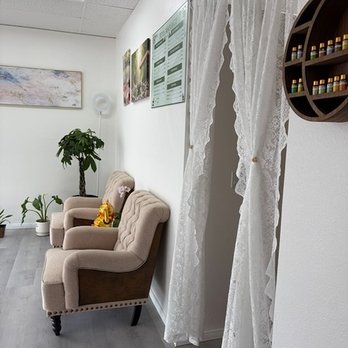 Feya Massage - Waiting room - Massage Near Me - Pomona, California