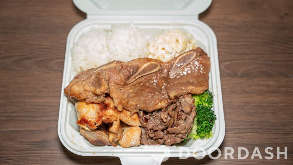 Food from Moku Hawaiian BBQ