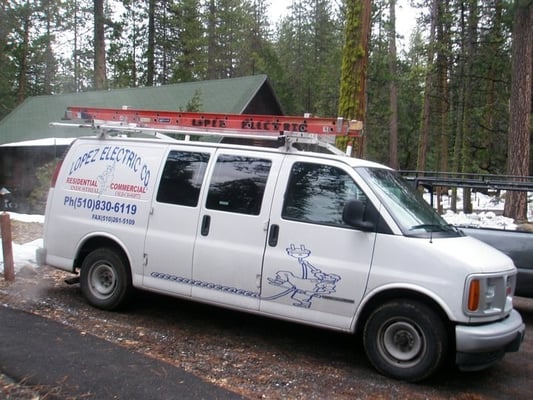 Lopez Electric Logo