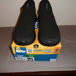 SKECHERS Warehouse Outlet - DH's shoes