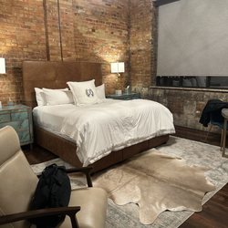 The Remington Suite Hotel & Spa - Primary bedroom