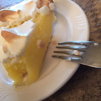 Anna Mae's Bakery & Restaurant - Lemon meringue pie - Canadian (New) Near Me - Millbank, Ontario