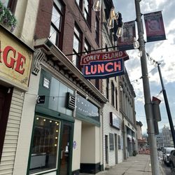 Coney Island Lunch - Outside