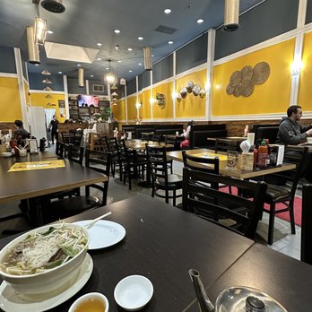 PHO NON LA - Inside - Vietnamese Near Me - Toronto, Ontario PHO NON LA - Inside - Vietnamese Near Me - Toronto, Ontario