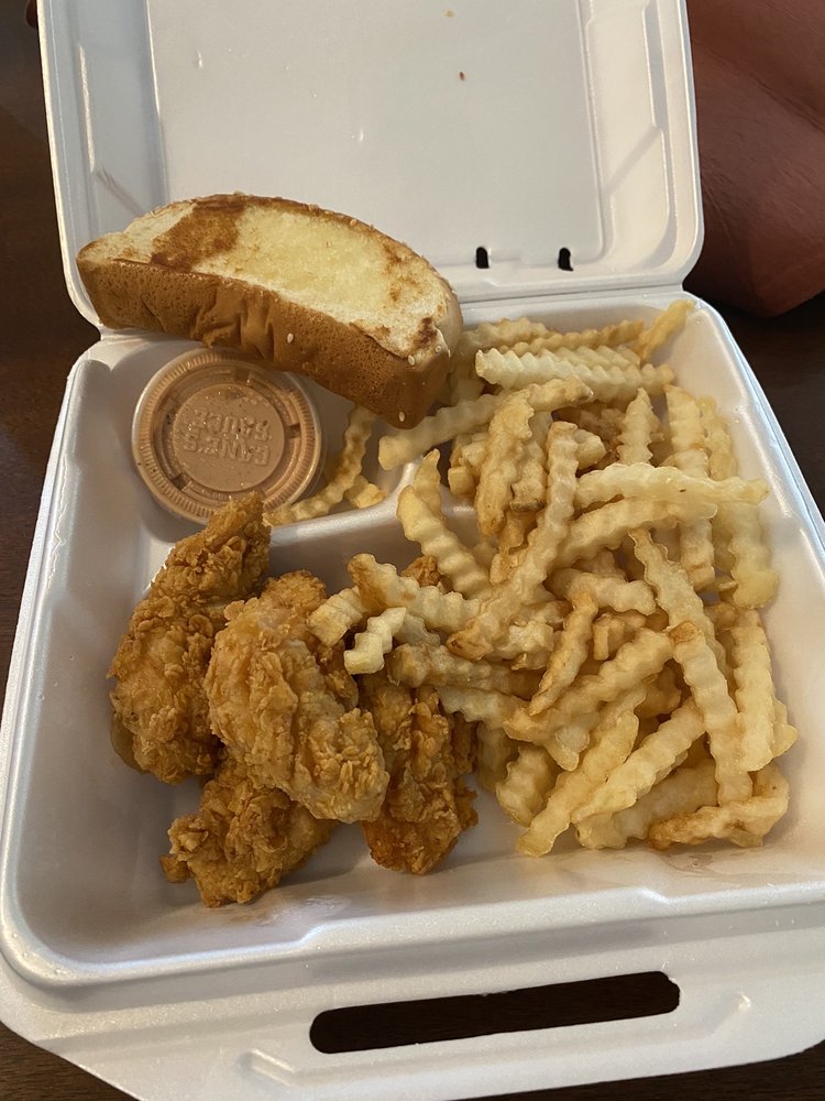 RAISING CANE’S CHICKEN FINGERS 20 Reviews 1127 Garth Brooks Blvd