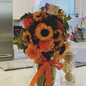 Henry's Place - Floral Designers Near Me - San Mateo, California