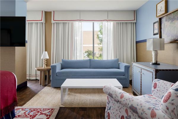 Graduate by Hilton Dallas by null