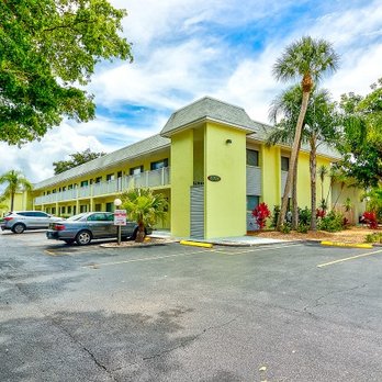Sea Winds Condominium - Condominiums Near Me - Sarasota, Florida