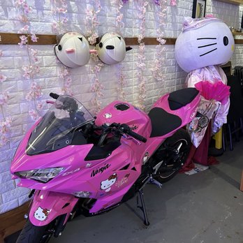Monster Tea House - Cute pink decor (don't touch the bike) - Bubble Tea Near Me - Portland, Oregon
