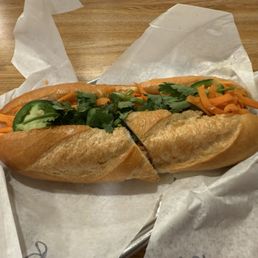Bahn Mi B7. Bò Nướng Sả LEMONGRASS BEEF