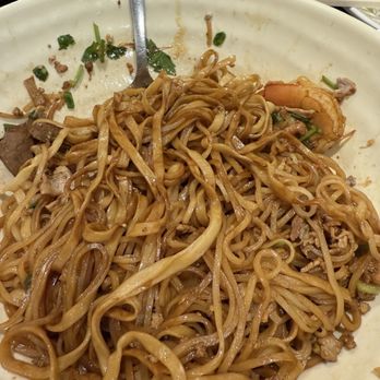 Phnom Penh - Dry noodle with two different types of noodles. I would skip this. - Cambodian Near Me - Vancouver, British Columbia Phnom Penh - Dry noodle with two different types of noodles. I would skip this. - Cambodian Near Me - Vancouver, British Columbia