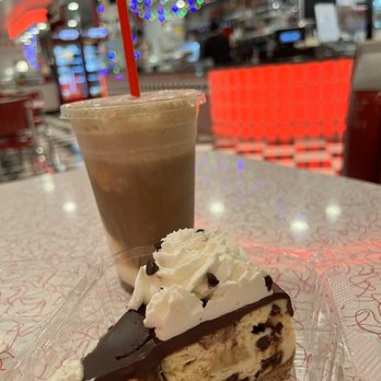 Rick's Dessert Diner - Root beer float and banana chocolate cheesecake - Desserts Near Me - Sacramento, California Rick's Dessert Diner - Root beer float and banana chocolate cheesecake - Desserts Near Me - Sacramento, California