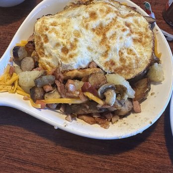 Heidi's Family Restaurant - Farmers skillet - Breakfast & Brunch Near Me - Anchorage, Alaska