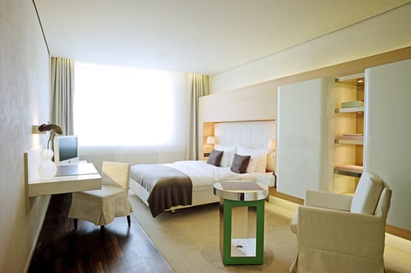 SIDE Design Hotel Hamburg by null