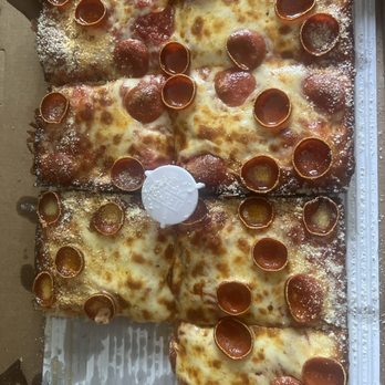 Jet's Pizza - Deep Dish pepperoni pizza - Pizza Near Me - Jacksonville, Florida