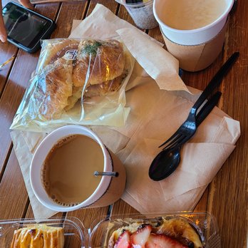 Paris Baguette - Outside seating is great! - Bakeries Near Me - Diamond Bar, California Paris Baguette - Outside seating is great! - Bakeries Near Me - Diamond Bar, California