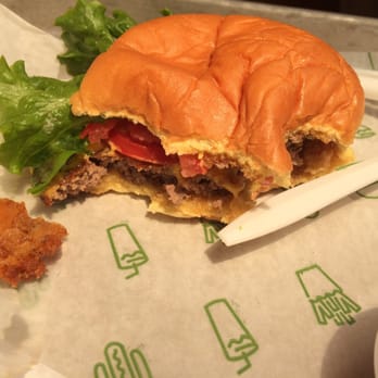 Shake Shack Upper West Side - Classic Burger - Fast Food Near Me - New York, New York