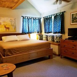 Atomic Chalet Bed & Breakfast - Atomic Chalet Bed & Breakfast in Huntsville Utah