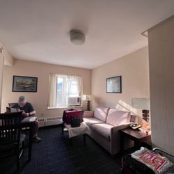 IHG Army Hotels Five Star Inn - Living room