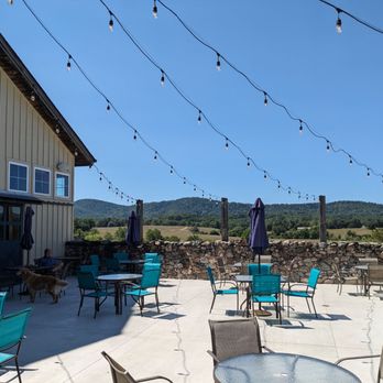 Barrel Oak Winery & Brewery - Outdoor patio - Wineries Near Me - Delaplane, Virginia Barrel Oak Winery & Brewery - Outdoor patio - Wineries Near Me - Delaplane, Virginia