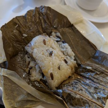 Yue Restaurant - Sticky rice wrap - Seafood Near Me - Richmond, British Columbia Yue Restaurant - Sticky rice wrap - Seafood Near Me - Richmond, British Columbia